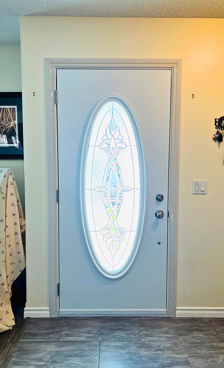 Single-entry-door-white-with-glass-back-side